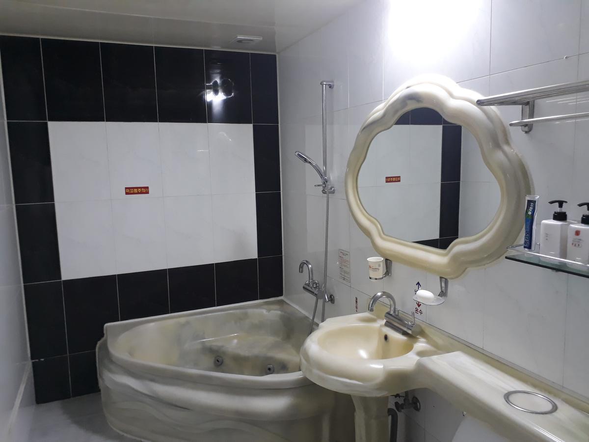 Diamond Motel 泗川市 エクステリア 写真